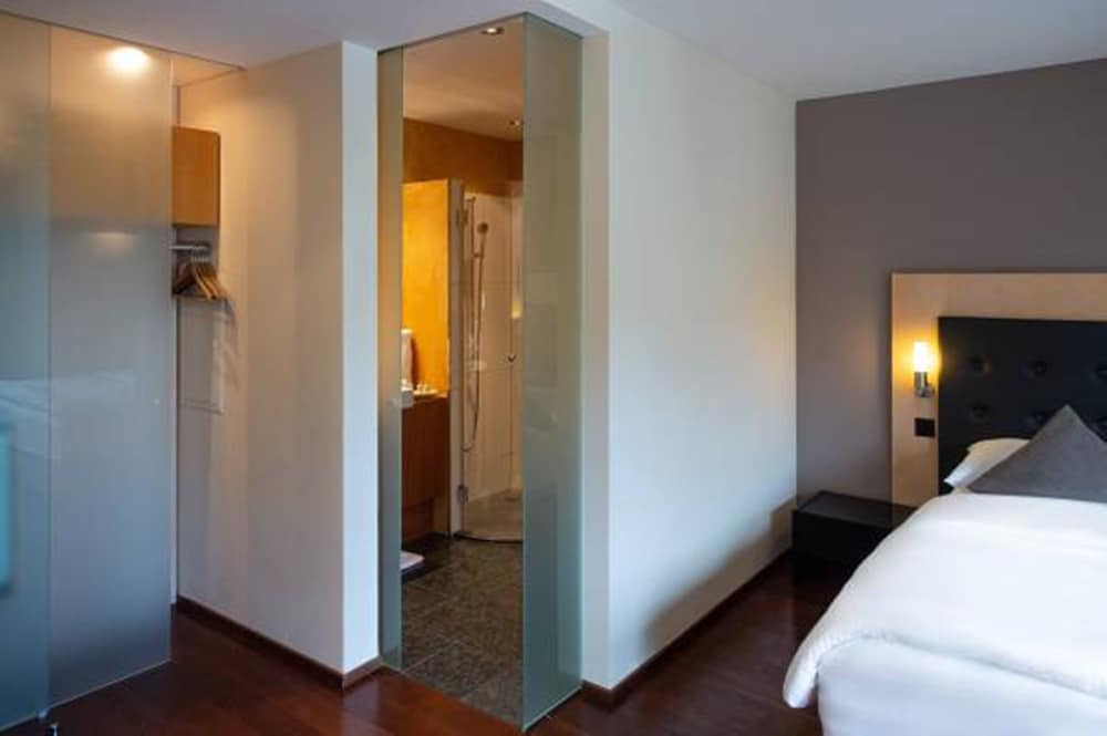 Available room