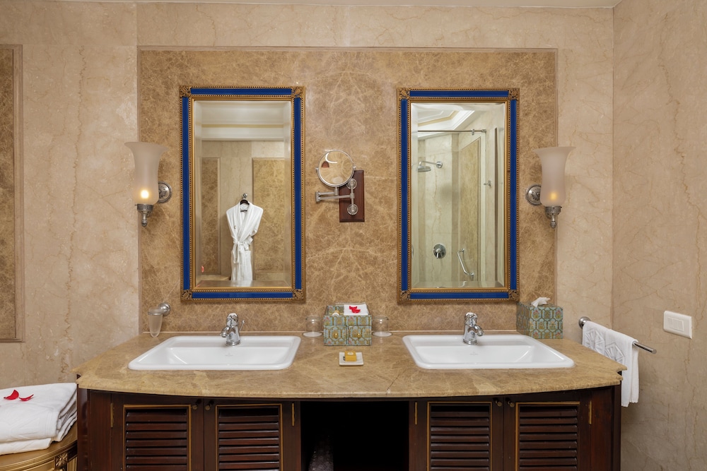 Royal Suite Lake View - Photo 9