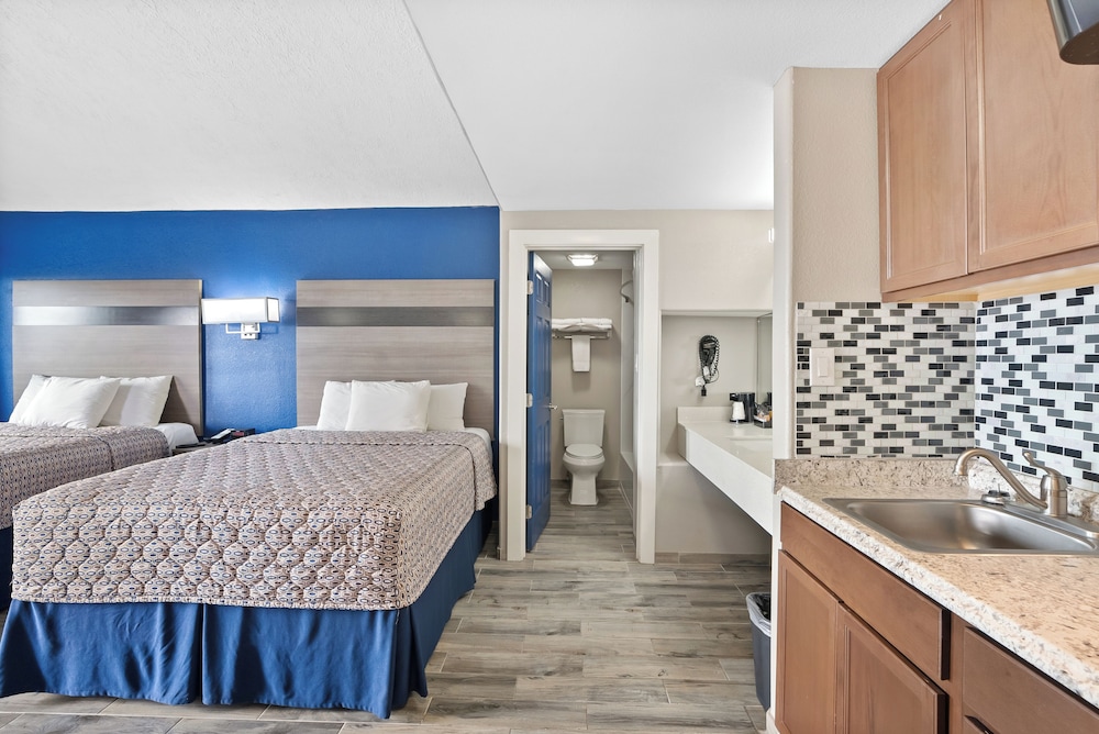 Standard Room, 2 Queen Beds, Kitchenette, Ground Floor - Photo 1