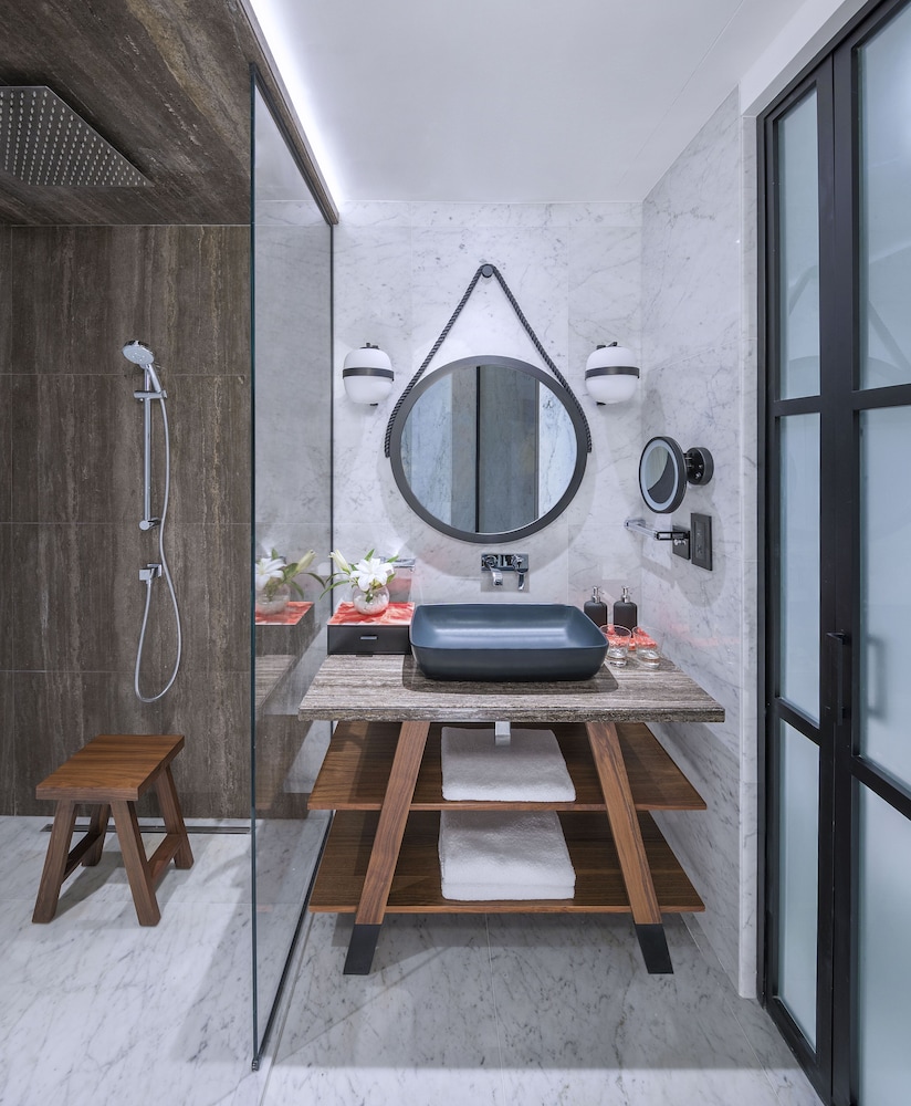 Andaz Family Studio