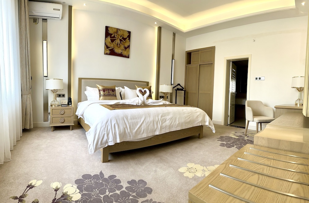 Executive Studio Suite