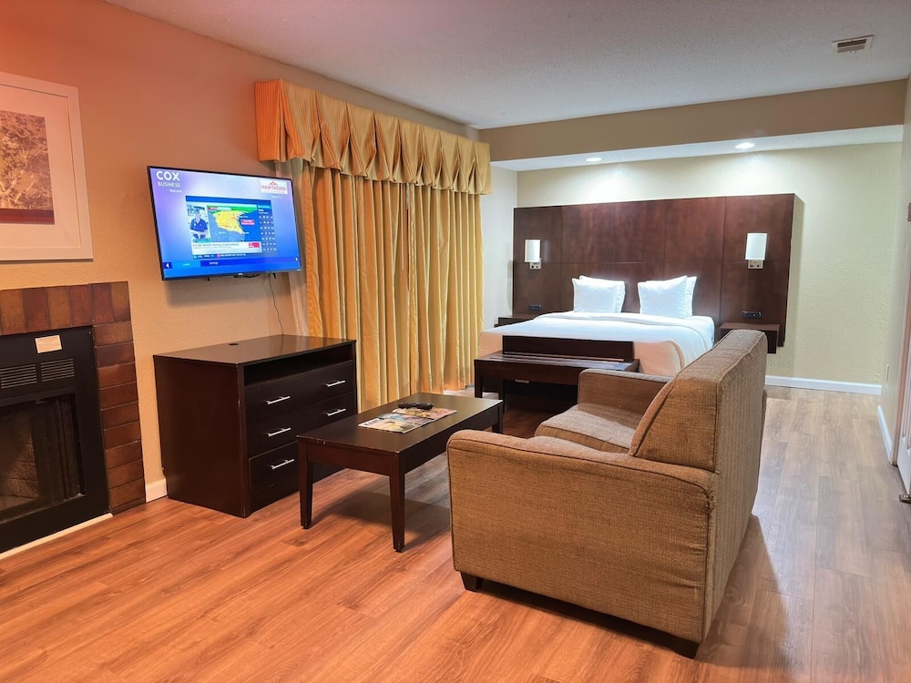 Studio Suite, 1 Queen Bed, Non Smoking - Photo 10