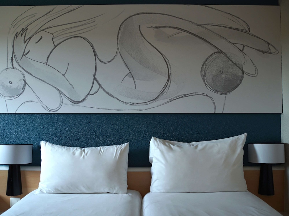 Standard Twin Room, 2 Twin Beds - Photo 3