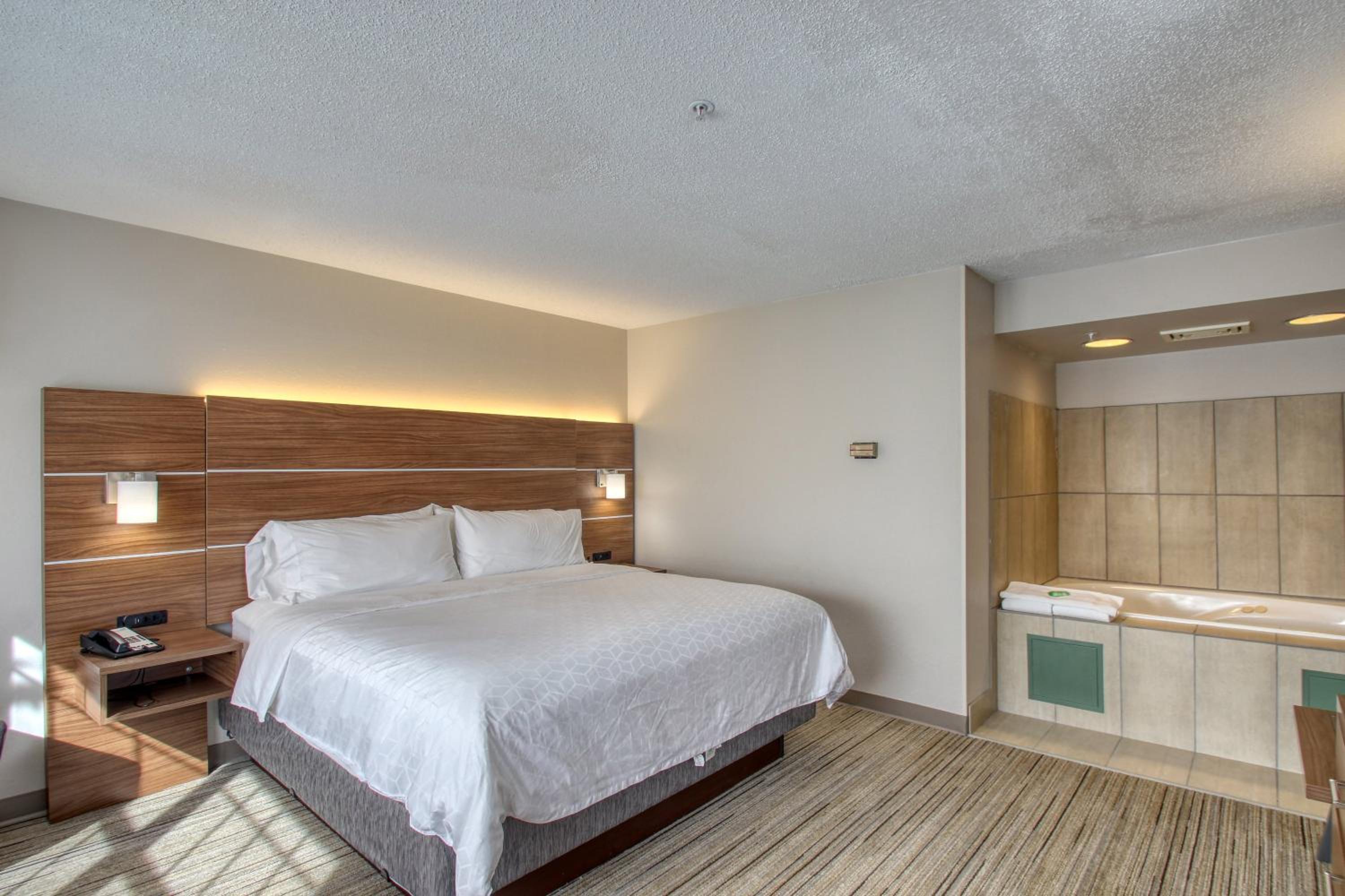 Executive Suite - Non-Smoking - Photo 10