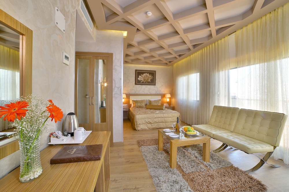Suite photo 1