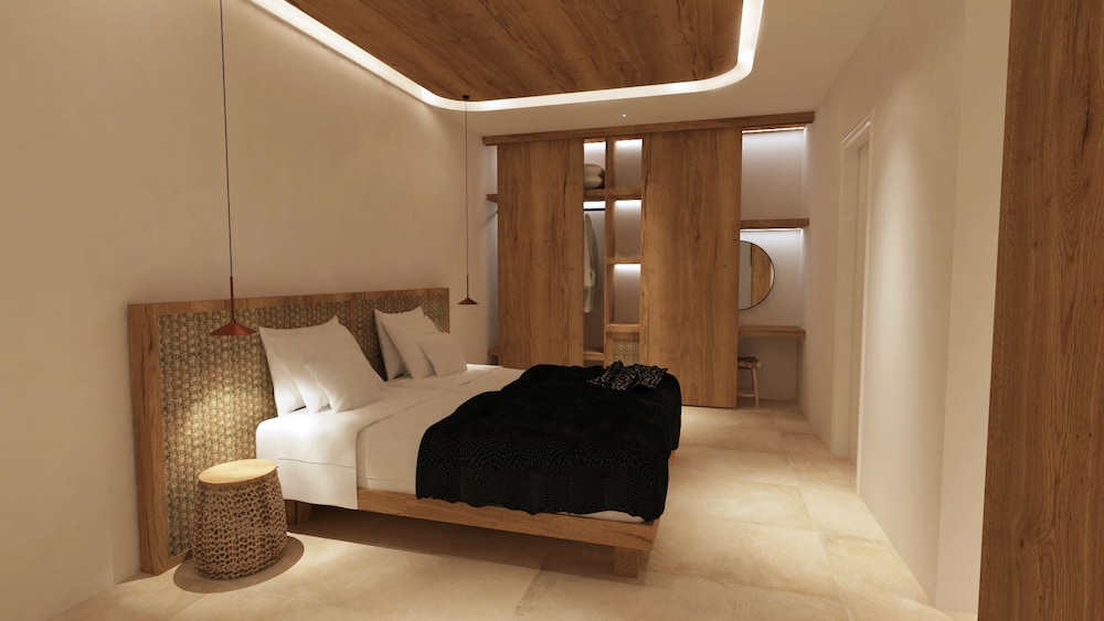 Premium Family Suite with Outdoor Jetted Tub and Sea View