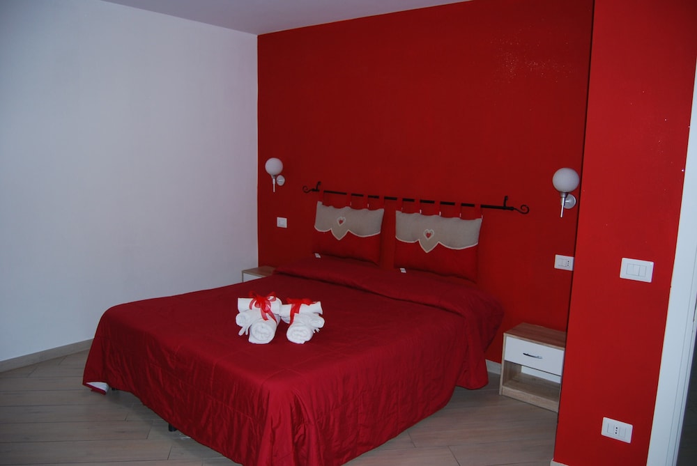 Double or Twin Room (2)