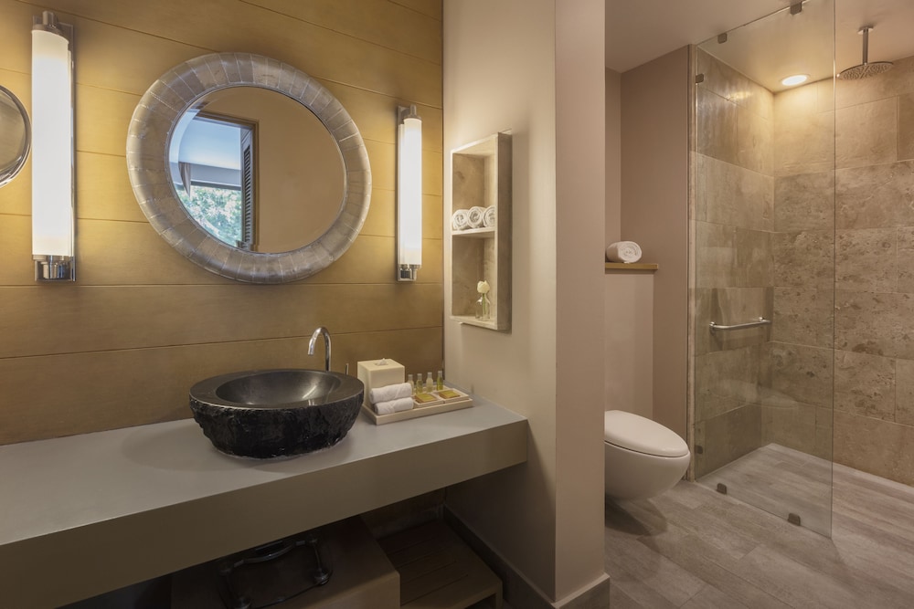 Premium Room, 1 King Bed, Corner