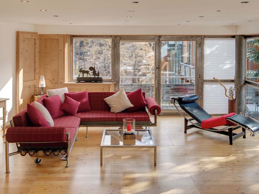 Apartment red