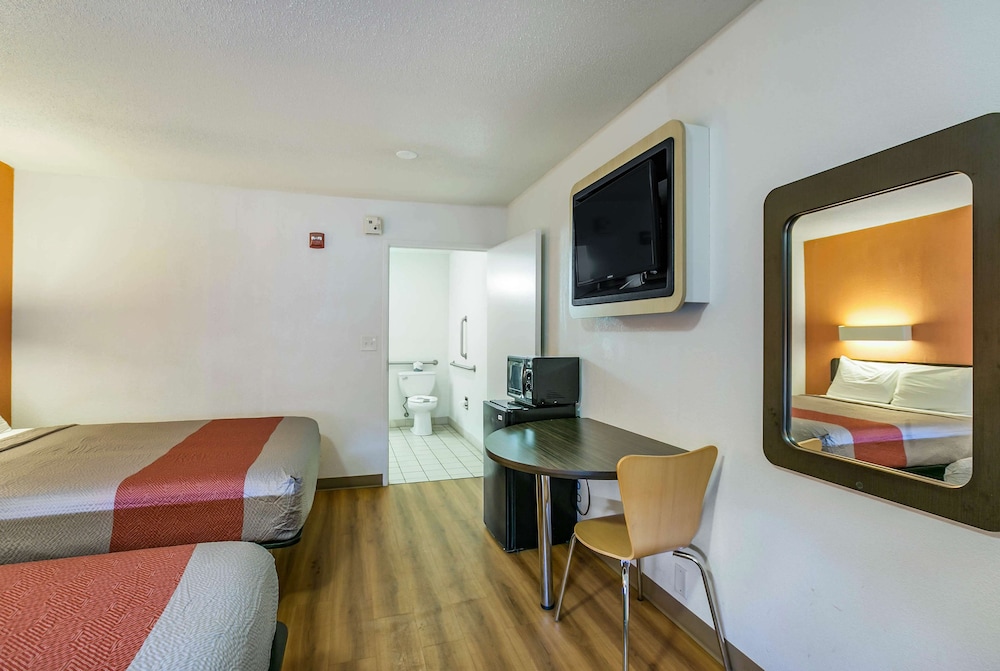 Deluxe Room, 2 Double Beds, Non Smoking, Kitchenette photo 3