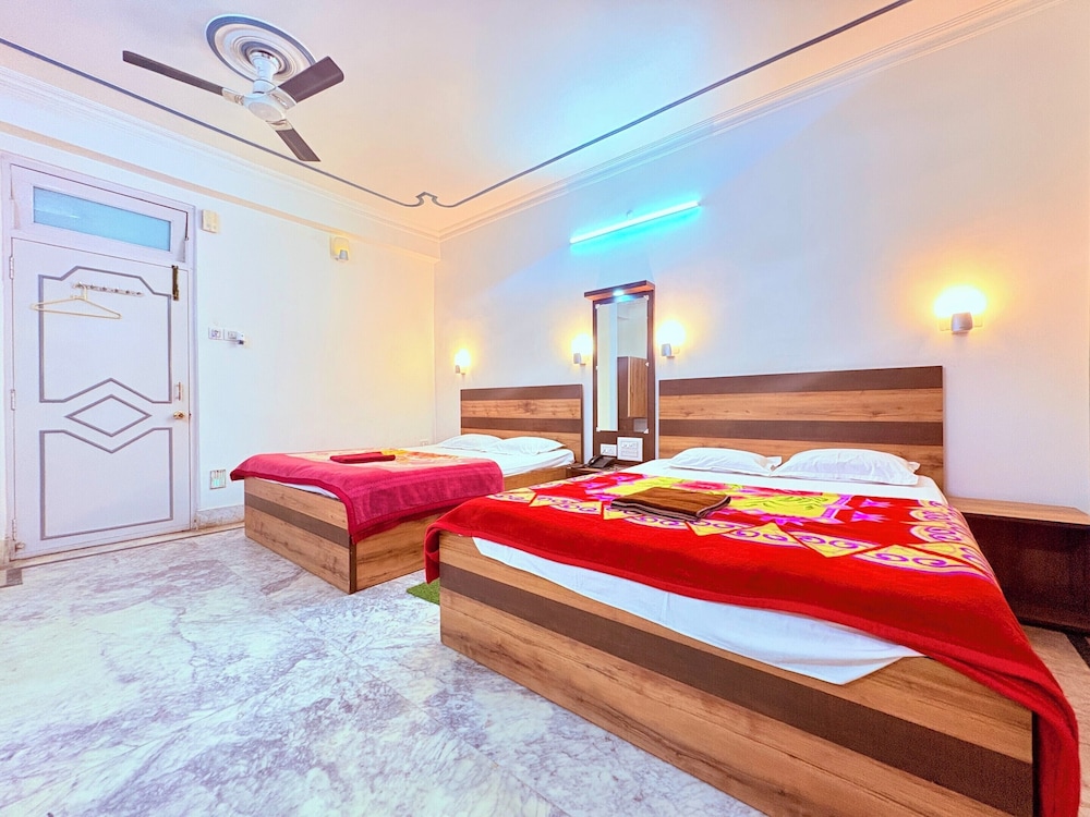 Luxury Quadruple Room, City View
