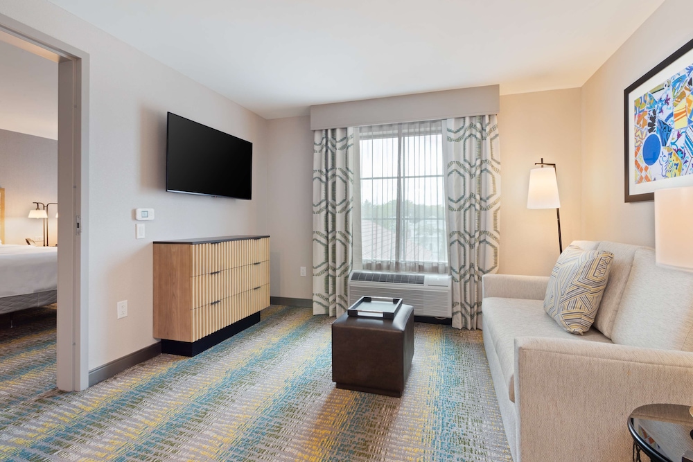 Suite, 2 Queen Beds, Accessible, Bathtub - Photo 3