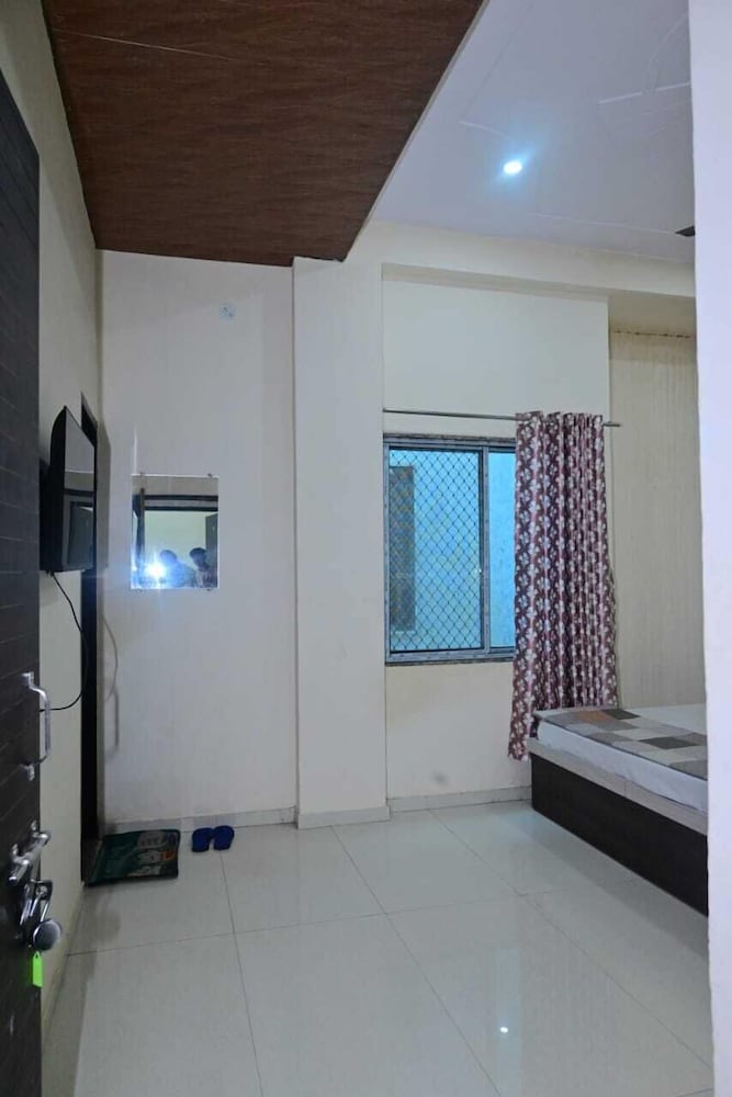Family Room, Air conditioning