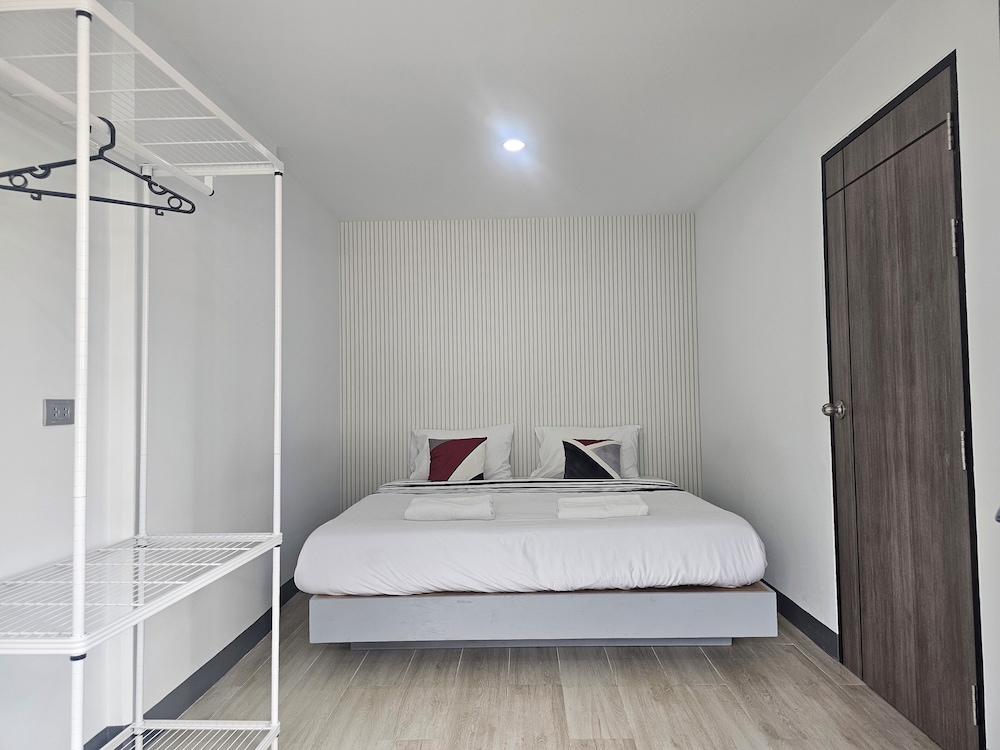 Exclusive Room, 1 Bedroom, Private Bathroom, City View photo 3