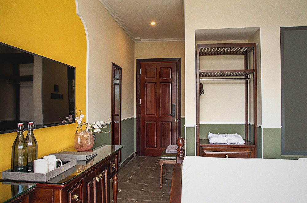 Superior Single Room, Courtyard View
