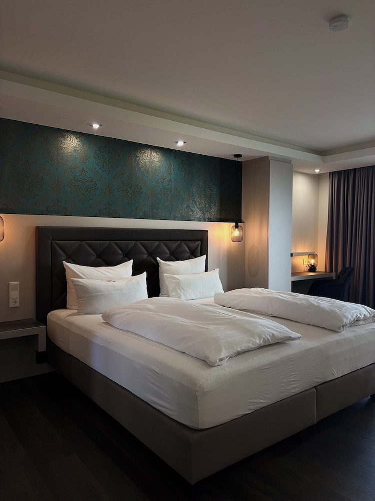 Deluxe Suite, Balcony