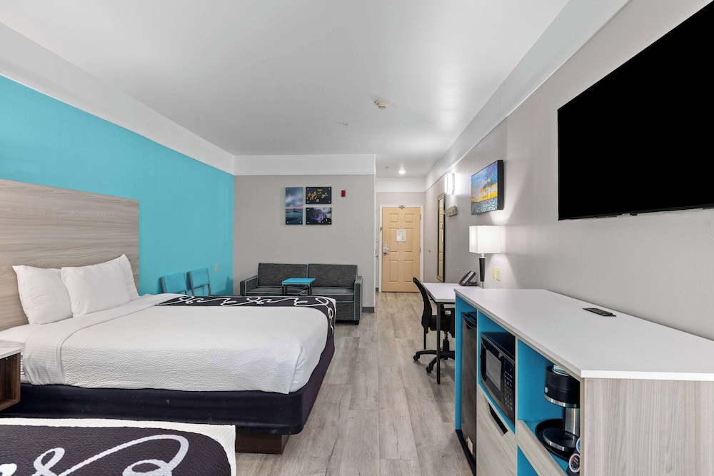 Executive Suite, Multiple Beds, Non Smoking - Photo 3
