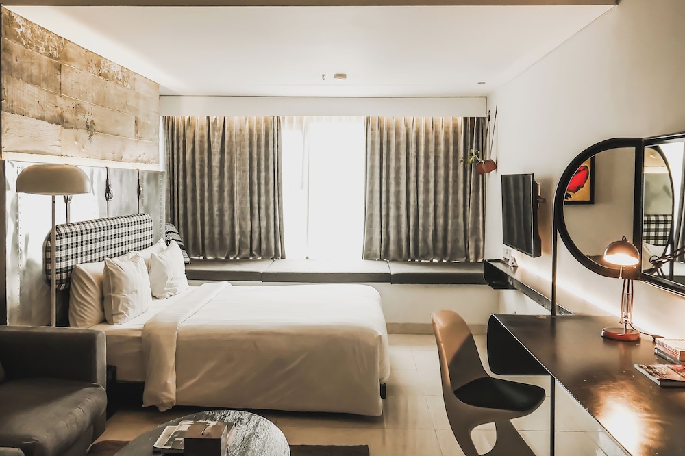 Deluxe Room, 1 Queen Bed - Photo 4