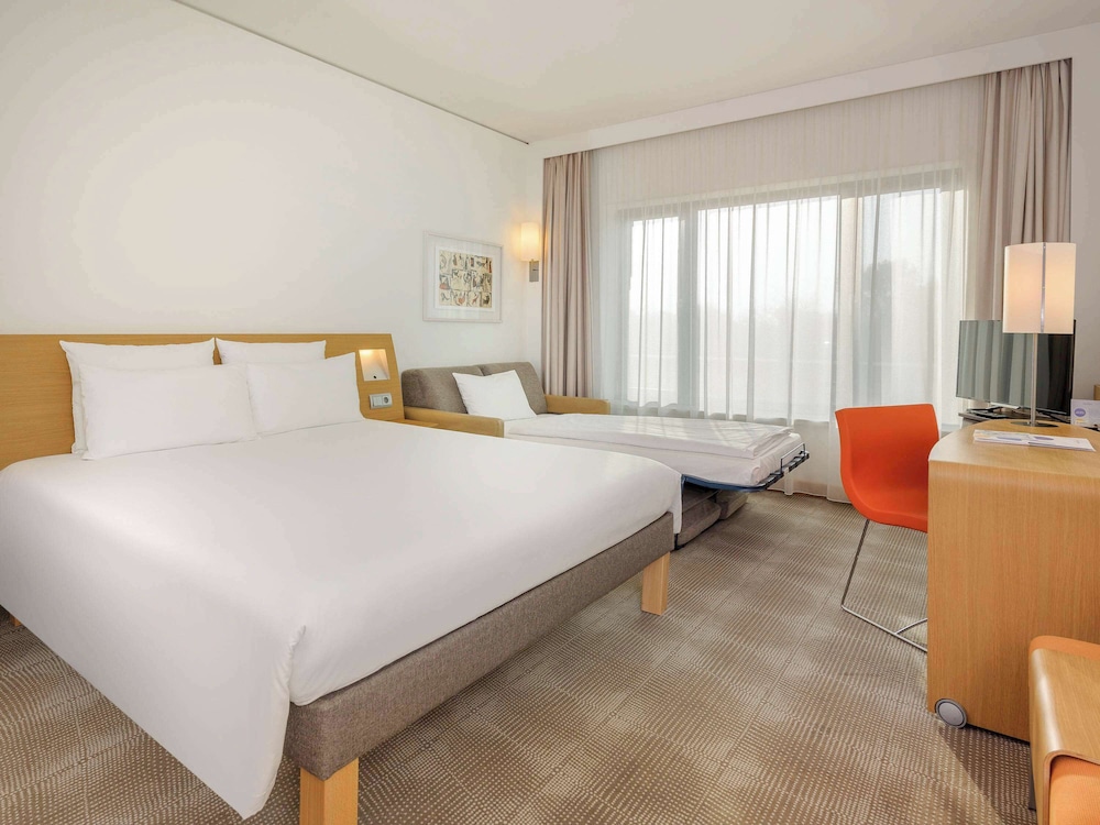 Standard Room, 1 Queen Bed With Sofa Bed photo 1