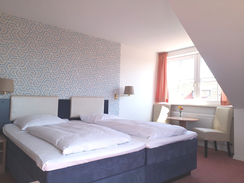 Double Room, 1 Queen Bed
