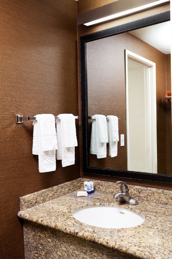 Suite, 1 King Bed, Non Smoking - Photo 4