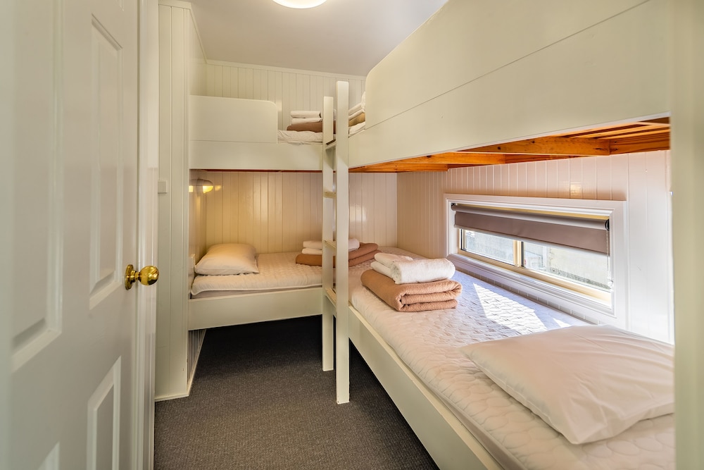 Spa Cabin (2BR) - A photo 2