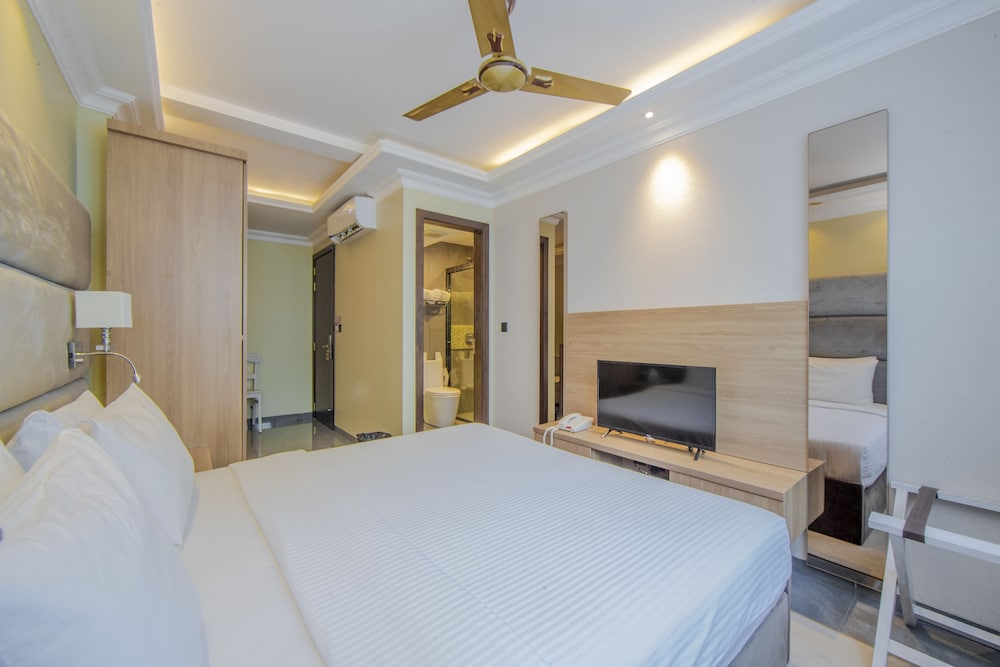Standard Double Room, Non Smoking, City View photo 3