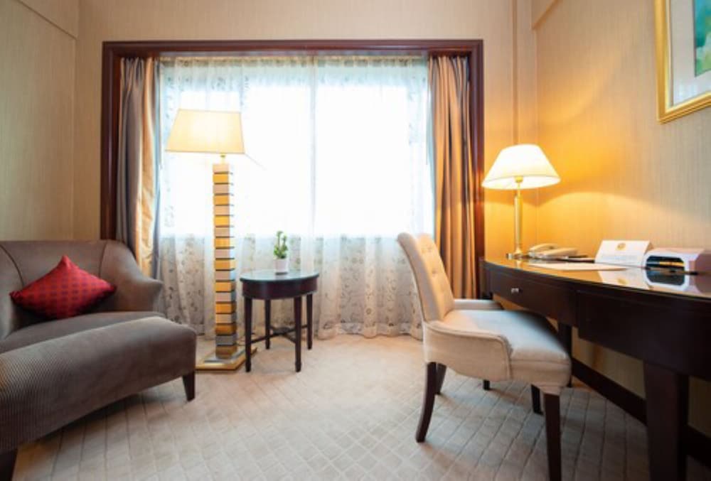 DELUXE KING ROOM - Photo 3