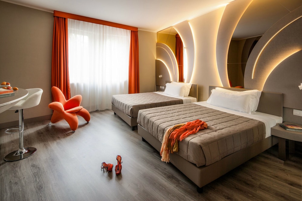 Superior Triple Room, Balcony - Photo 2