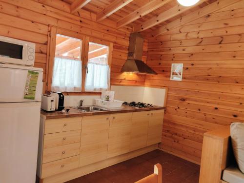 Bungalow (2 Adults)