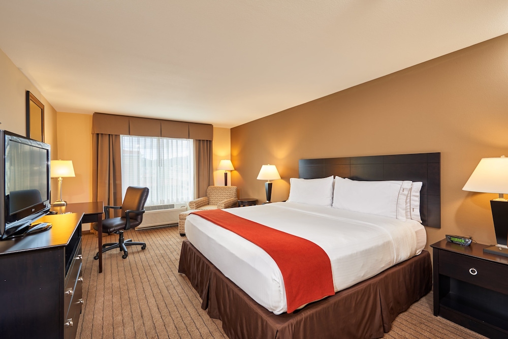 Suite, 1 King Bed (Additional Living Area) - Photo 2