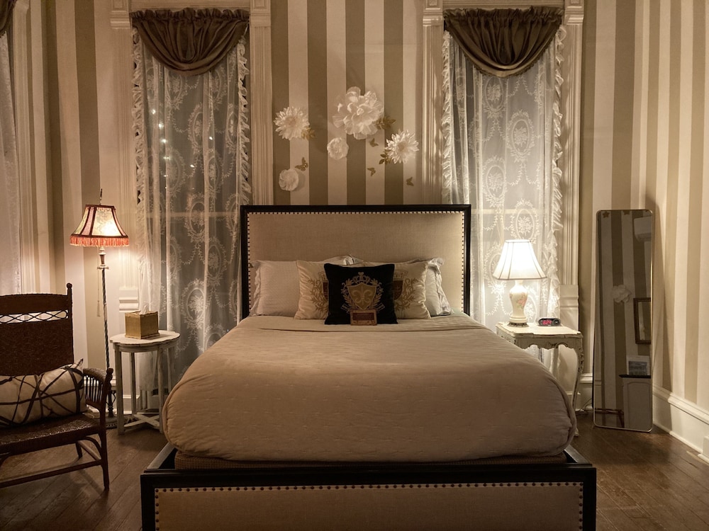 Classic Room, Balcony (The Victorian) photo 1