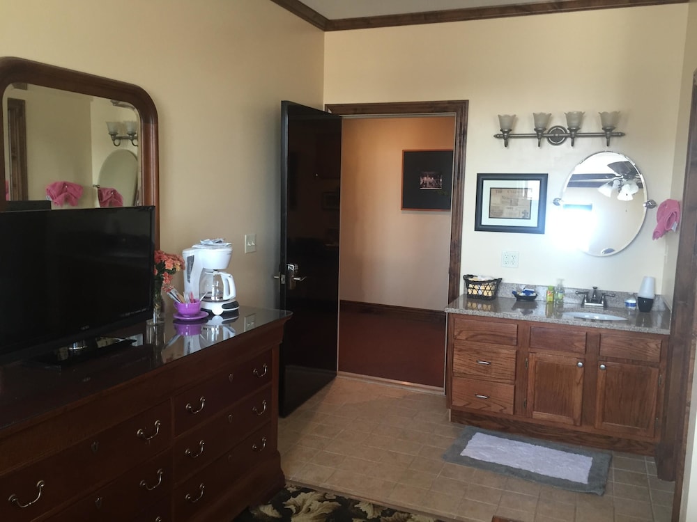 Comfort Single Room, 1 Queen Bed, Non Smoking photo 2