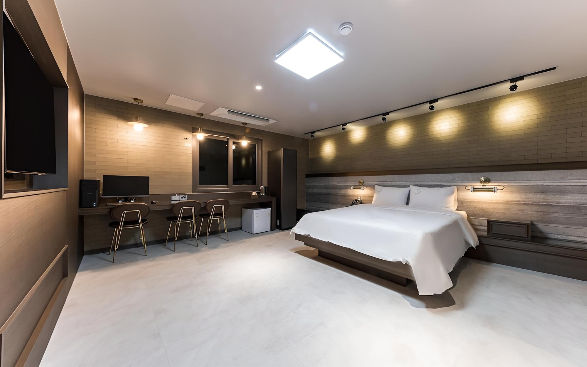 Room (Deluxe (Netflix available air purifie) - Photo 4