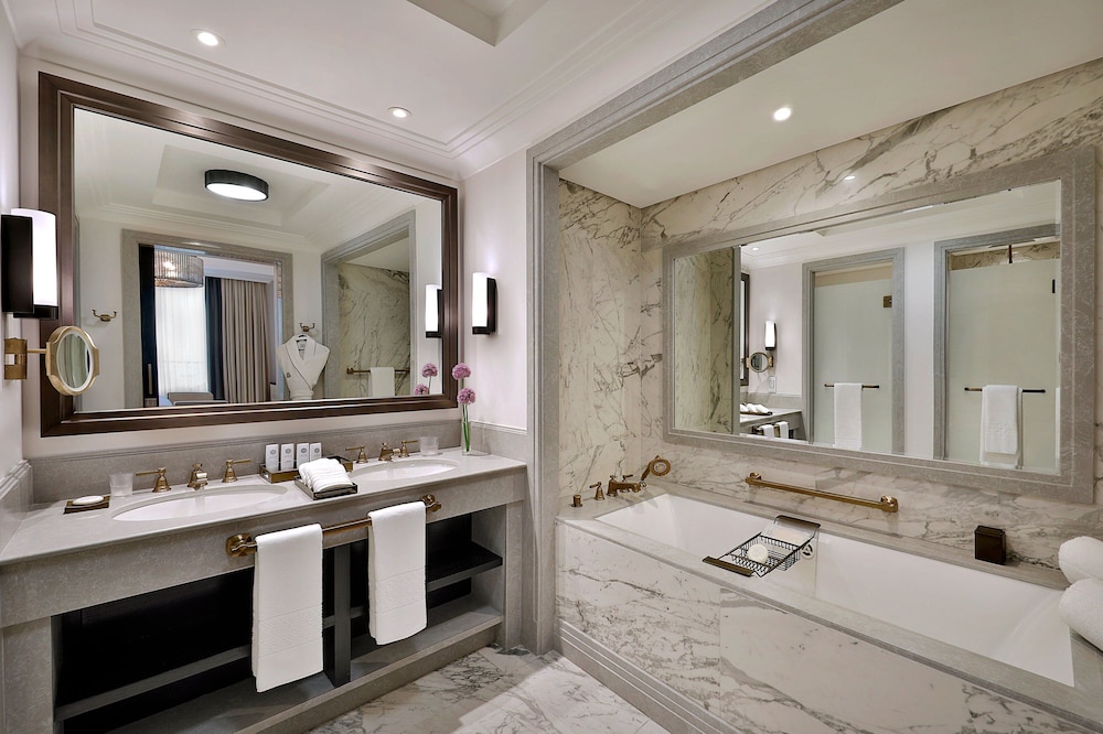 Suite, 1 Bedroom, City View - Photo 3