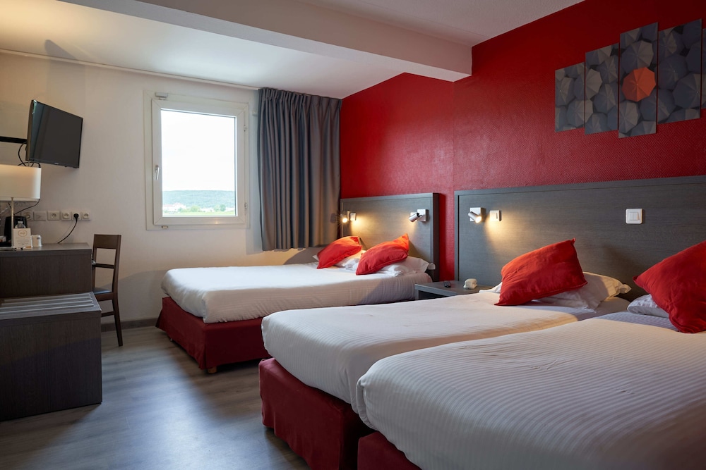 Superior Quadruple Room - Photo 3