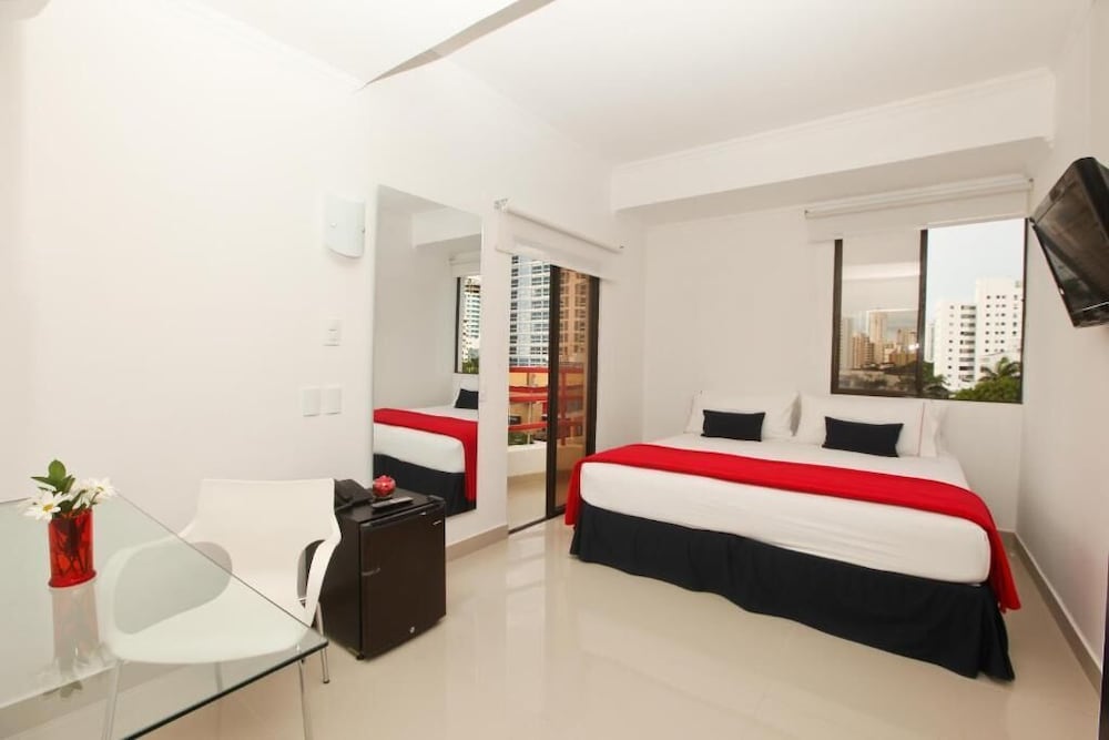 Junior Suite, Partial Ocean View - Photo 2