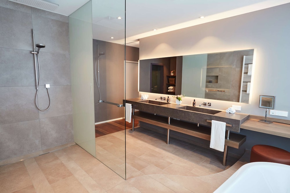 Deluxe Room - Photo 16