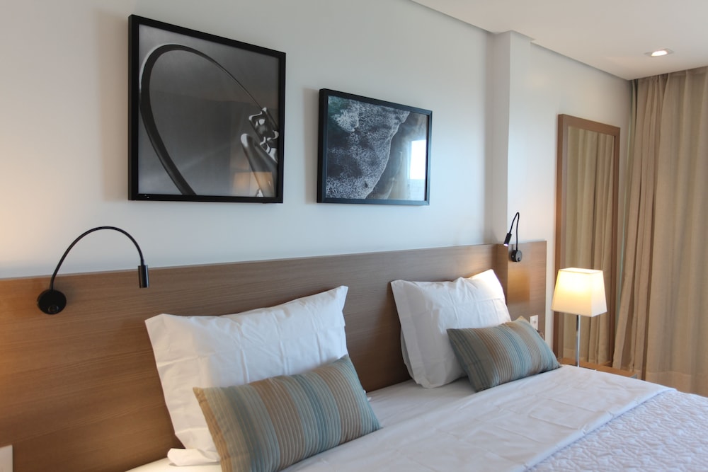 Deluxe Room, City View (Lateral)