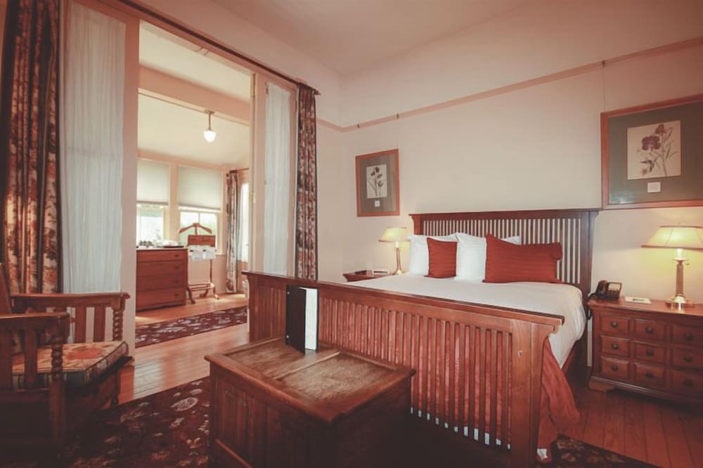 Room, 1 Queen Bed, Non Smoking (Heritage House 1) No Pets photo 1