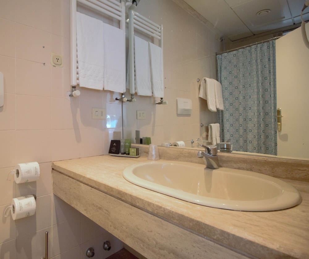 Double Room, 1 King Bed, Terrace, Partial Sea View photo 1