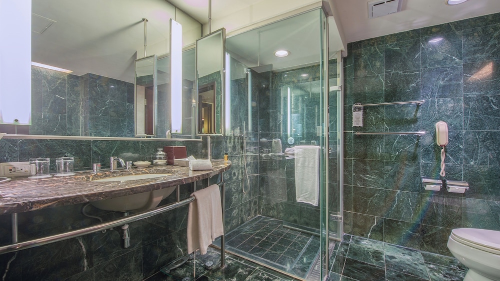 Superior Suite - Photo 2