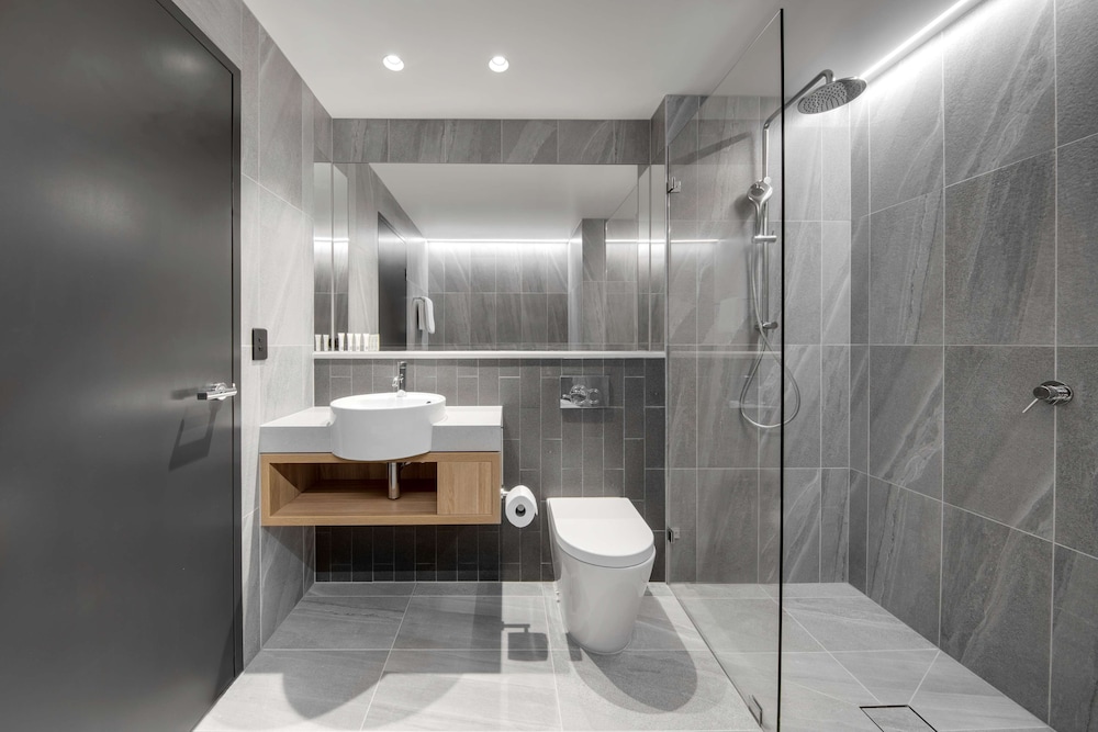 Deluxe Suite - Photo 6