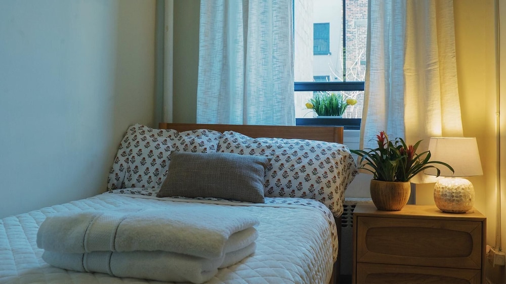 Economy Twin Room, Garden View (Shared Bathrooms) photo 2