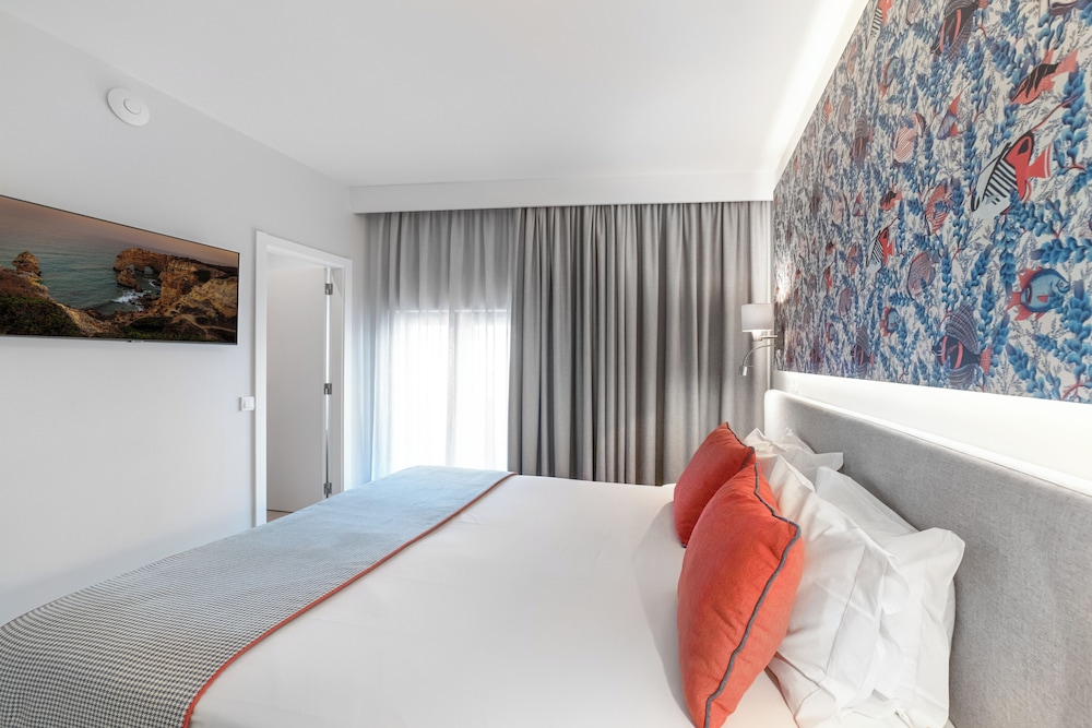 Double or Twin Room, City View photo 2