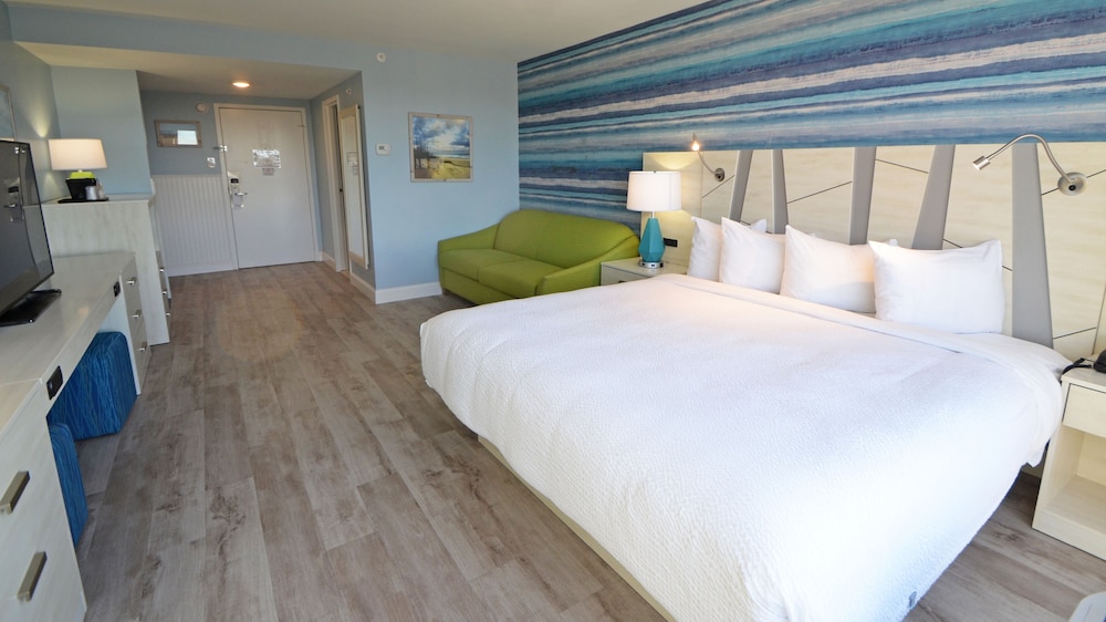Standard Room, 1 King Bed with Sofa bed (Pet Friendly Room) - Photo 2