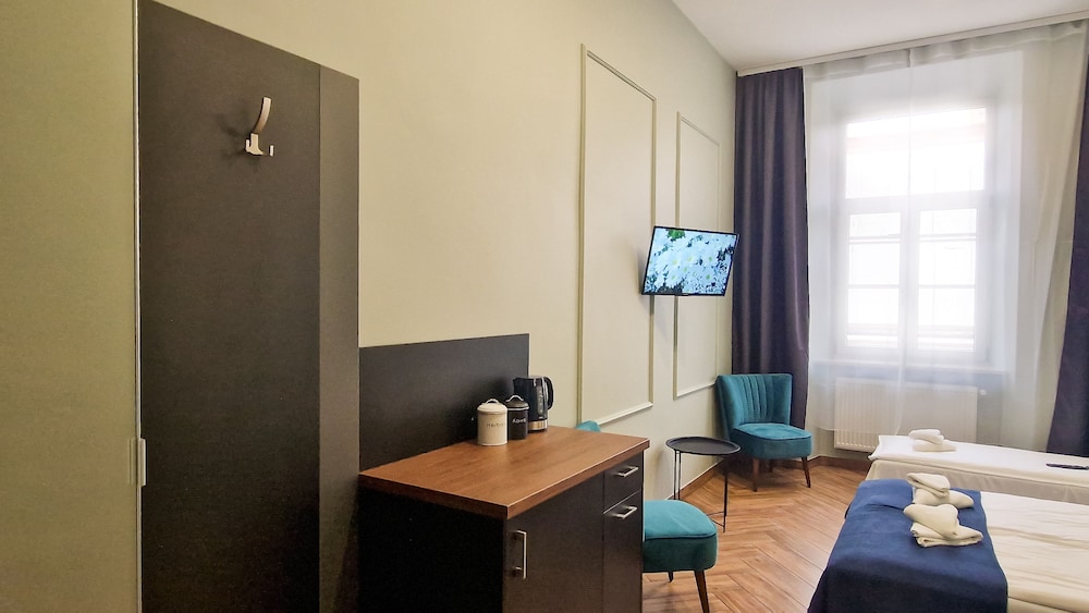 Deluxe Triple Room, Multiple Beds photo 3
