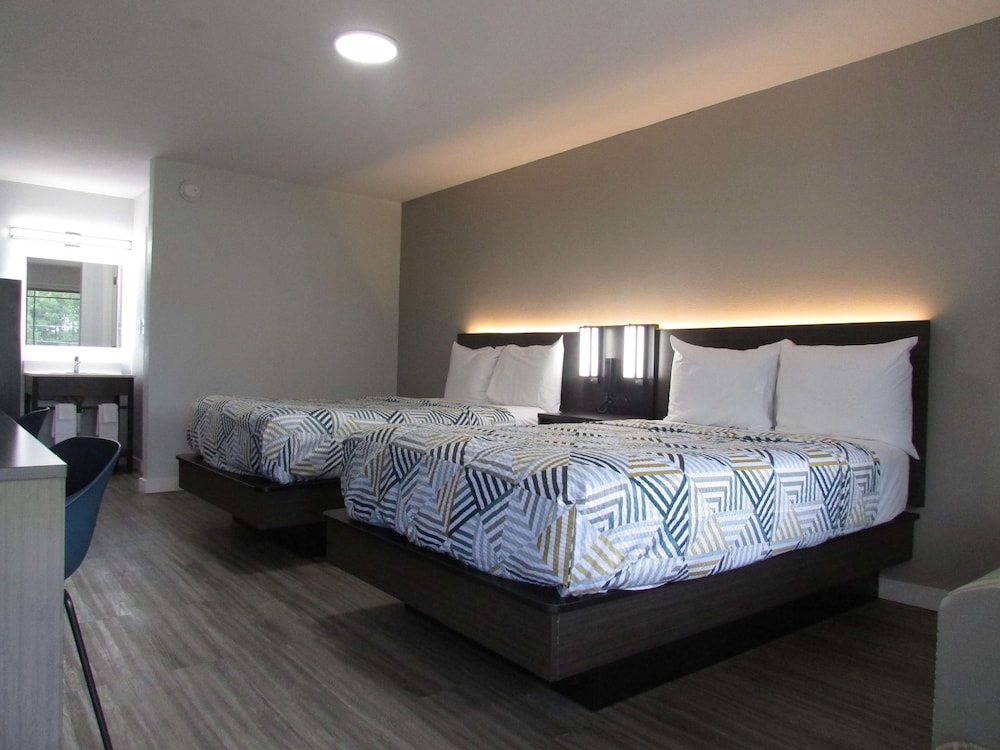 Standard Room, 2 Double Beds, Non Smoking, Refrigerator & Microwave - Photo 2