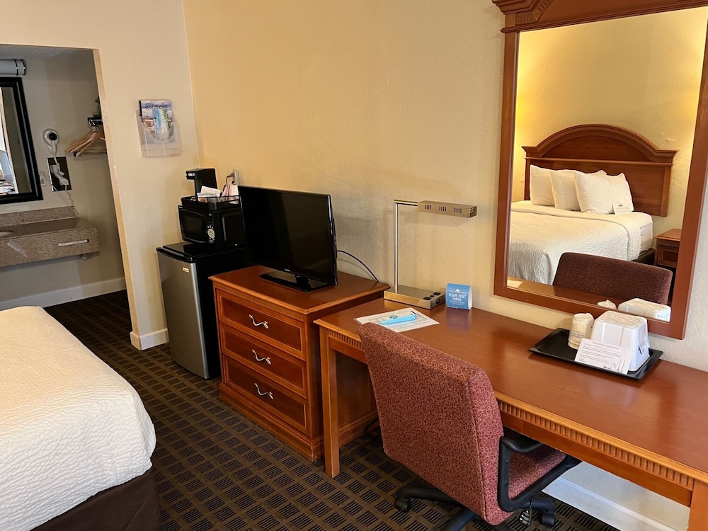 Double Room, 2 Double Beds - Photo 8