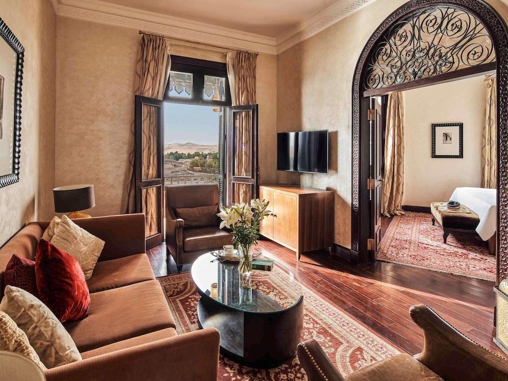 Palace Cataract Suite, 1 King Bed, Garden View - Photo 11